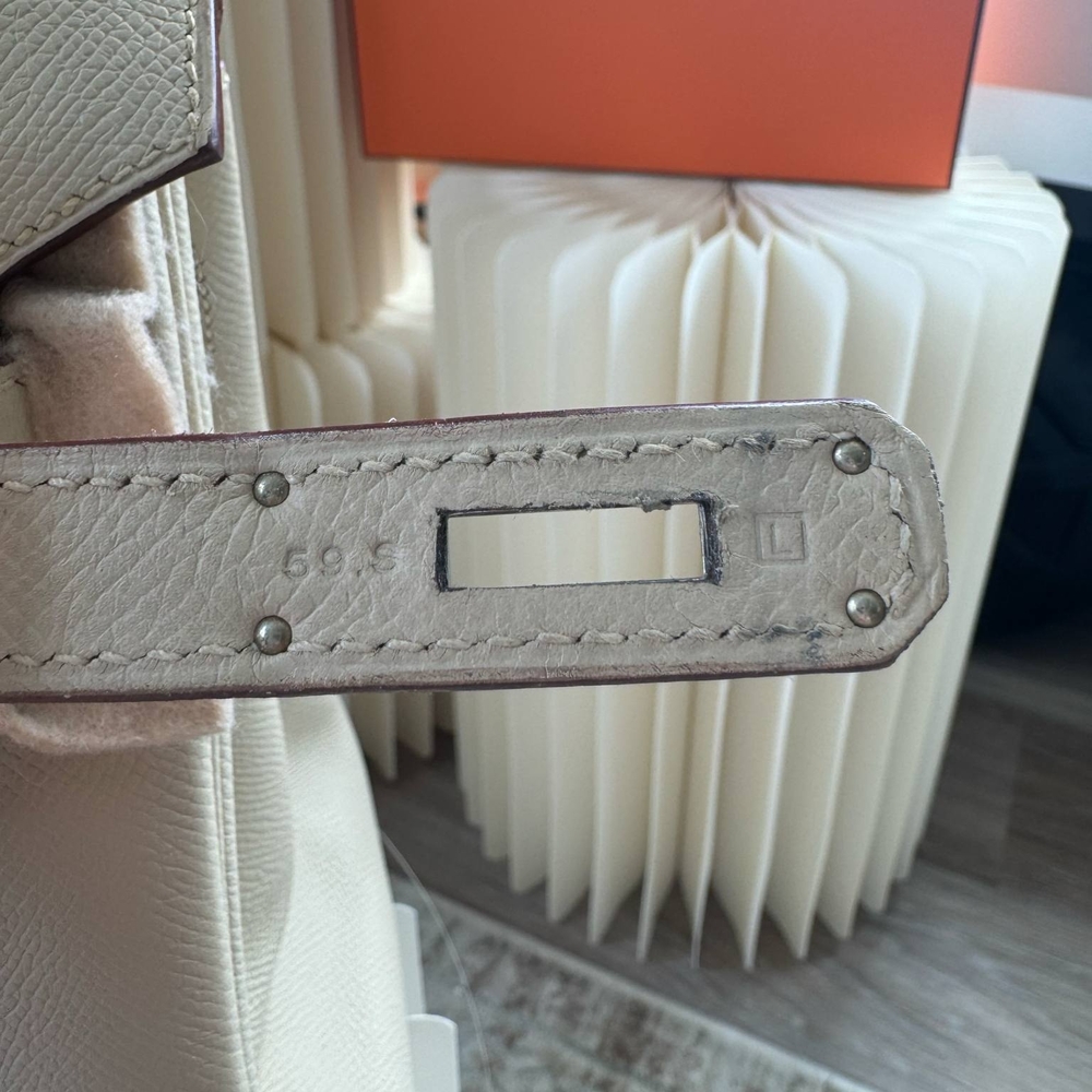 Hermes Cream Satchel with Structured Design and Silver Hardware - Picture 7 of 16